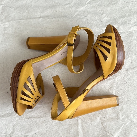 Aldo Yellow Platform Heels Sz 7 - Picture 5 of 8